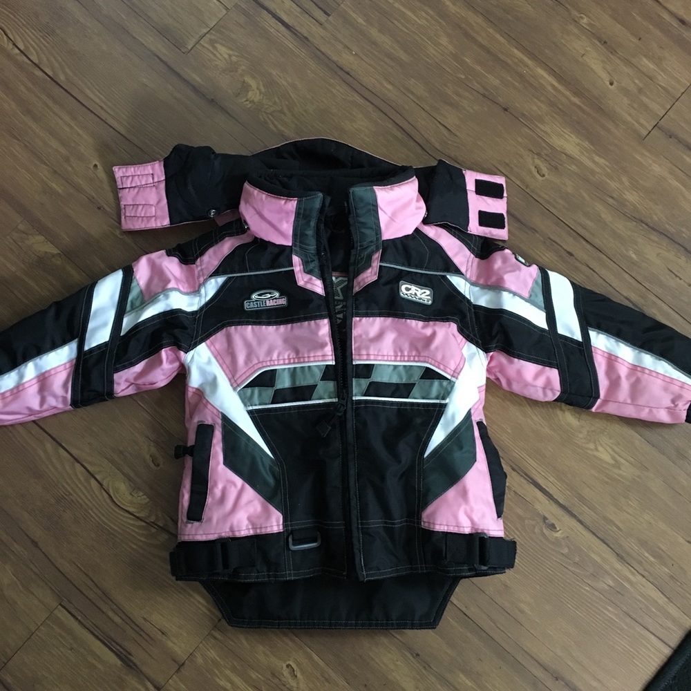 Girls castle x snowmobile jacket. NWOT never worn!